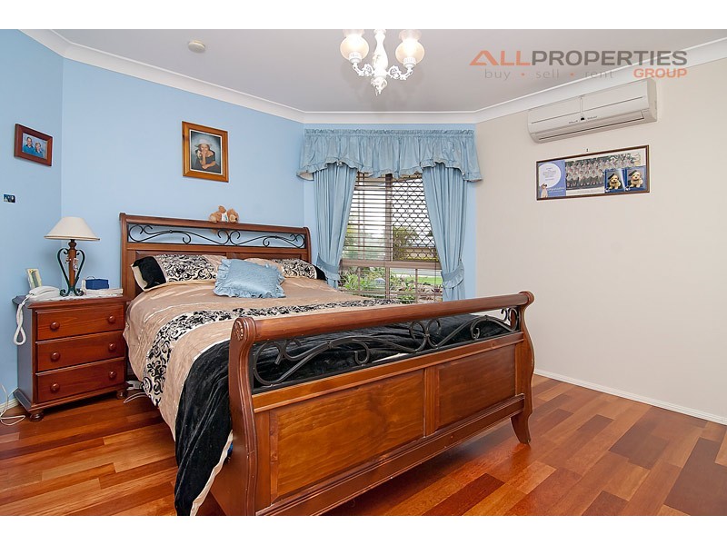 17 ARONIA COURT, Regents Park QLD 4118