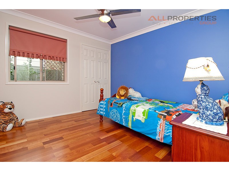 17 ARONIA COURT, Regents Park QLD 4118