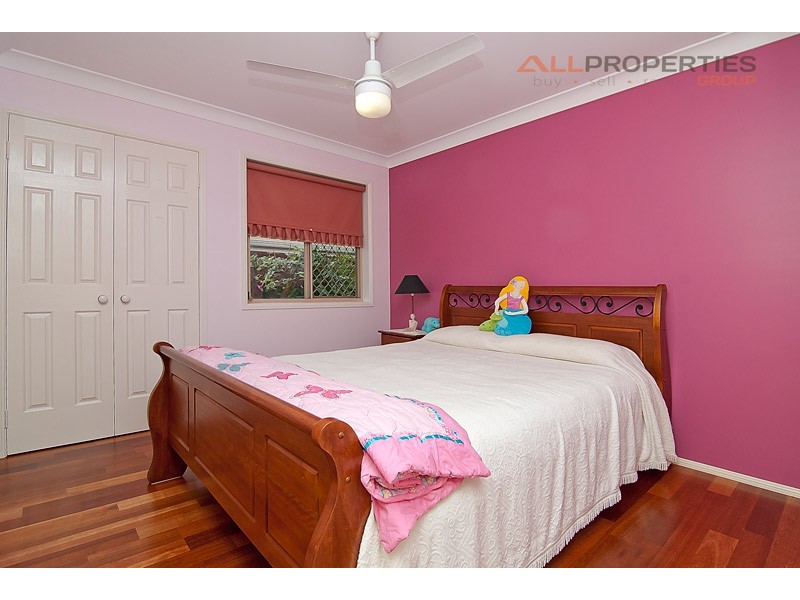 17 ARONIA COURT, Regents Park QLD 4118