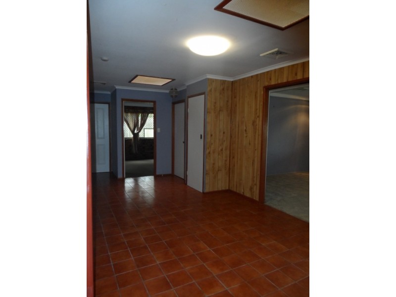 6 Chester Place, Boronia Heights QLD 4124