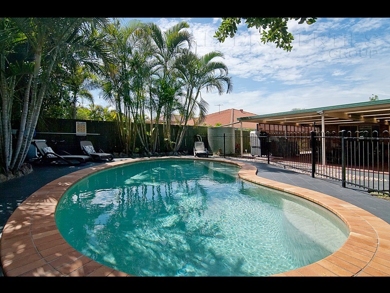 15 Bellfield Cres, Parkinson QLD 4115
