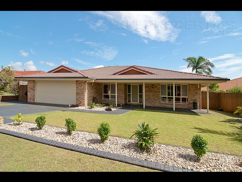 15 Bellfield Cres, Parkinson QLD 4115