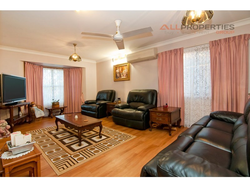 219 Springwood Road, Springwood QLD 4127