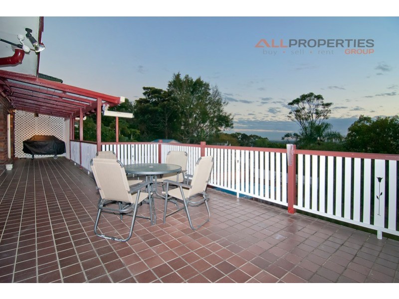 219 Springwood Road, Springwood QLD 4127