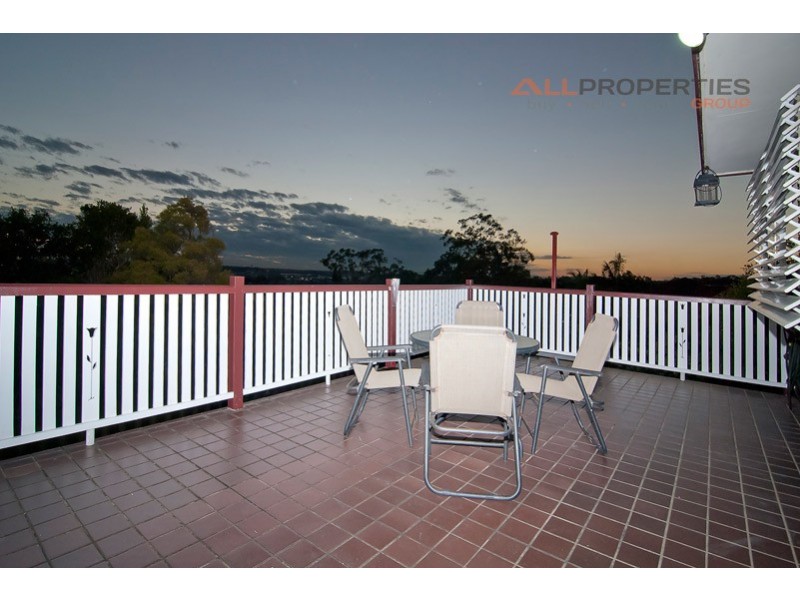 219 Springwood Road, Springwood QLD 4127