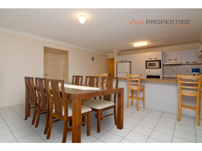 9 MANDEVILLE PLACE, Regents Park QLD 4118