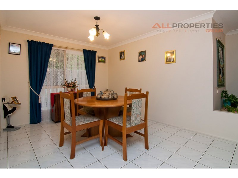 9 MANDEVILLE PLACE, Regents Park QLD 4118