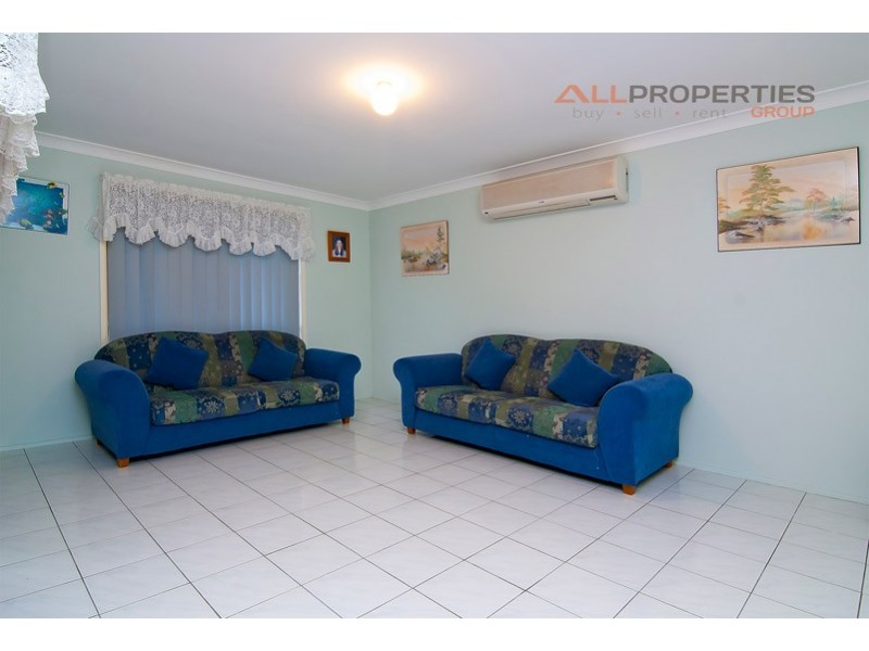 9 MANDEVILLE PLACE, Regents Park QLD 4118