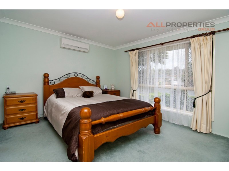 9 MANDEVILLE PLACE, Regents Park QLD 4118