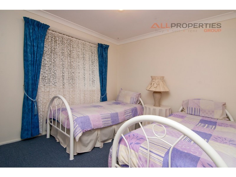 9 MANDEVILLE PLACE, Regents Park QLD 4118