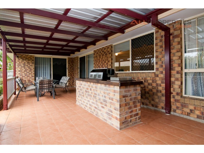 9 MANDEVILLE PLACE, Regents Park QLD 4118
