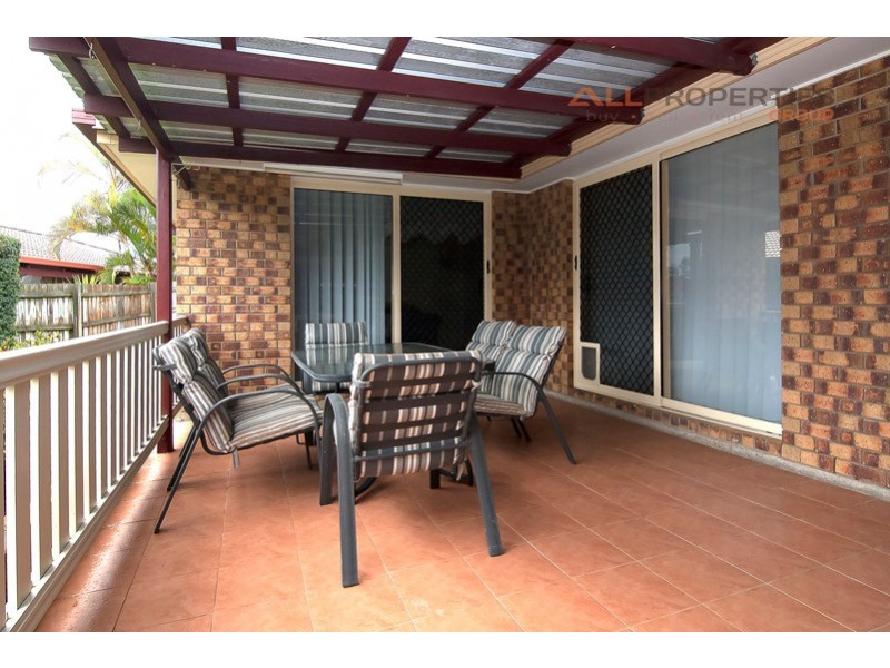 9 MANDEVILLE PLACE, Regents Park QLD 4118