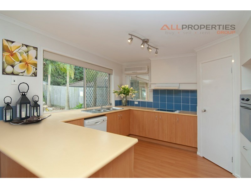 33 Dampier Cres, Drewvale QLD 4116