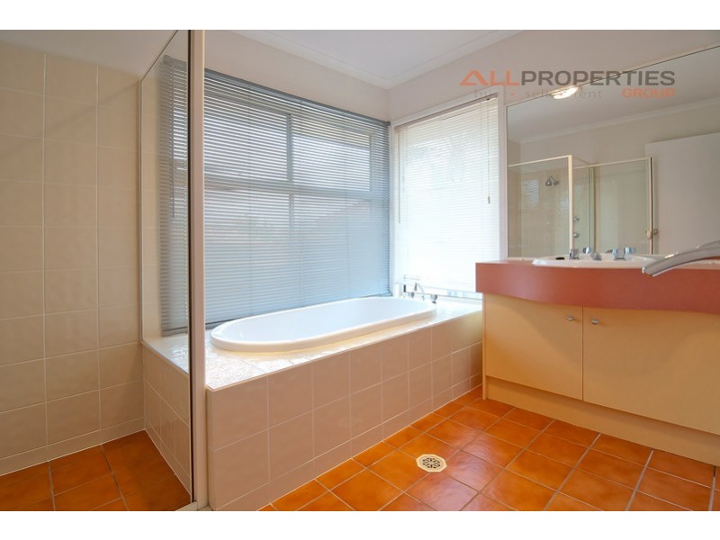33 Dampier Cres, Drewvale QLD 4116