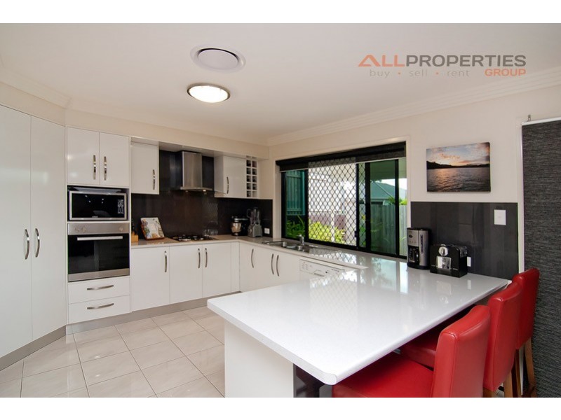 5 Davidshone Close, Doolandella QLD 4077