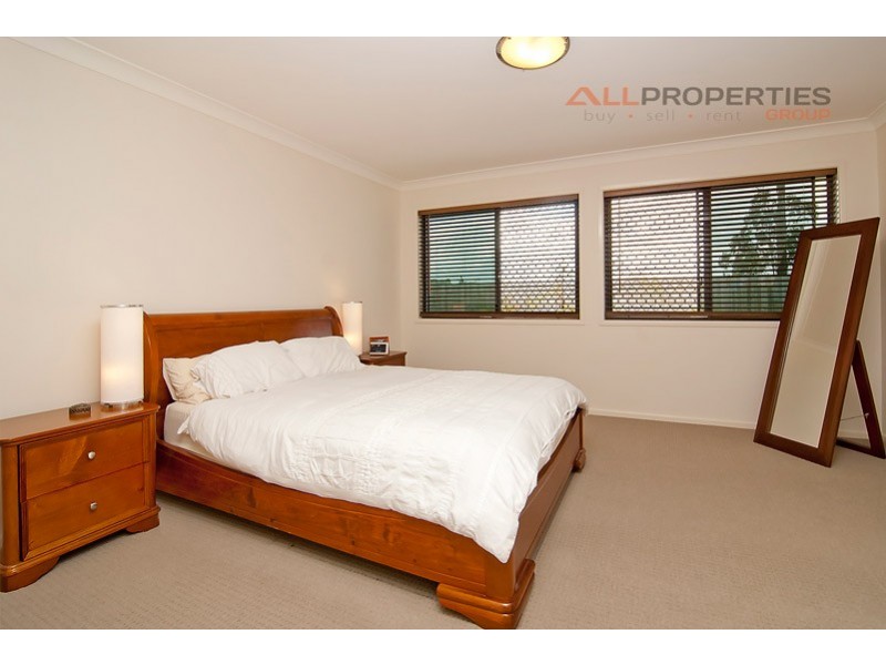 5 Davidshone Close, Doolandella QLD 4077