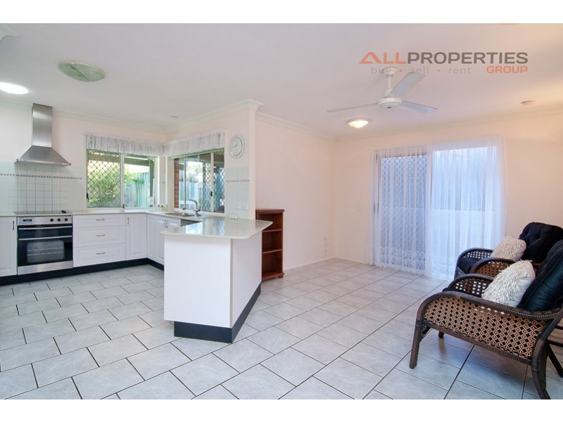 8 Patula Close, Forest Lake QLD 4078