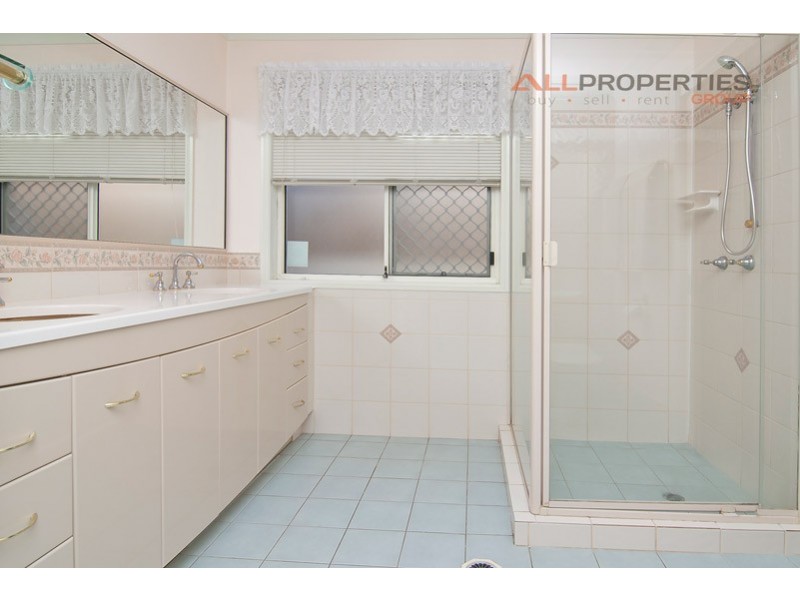 8 Patula Close, Forest Lake QLD 4078