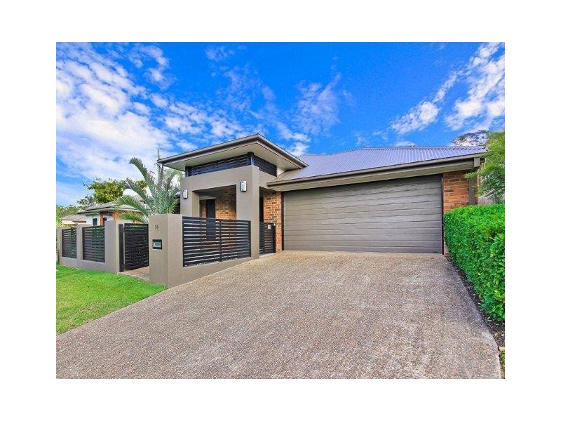 16 Sanctuary Parkway, Waterford QLD 4133