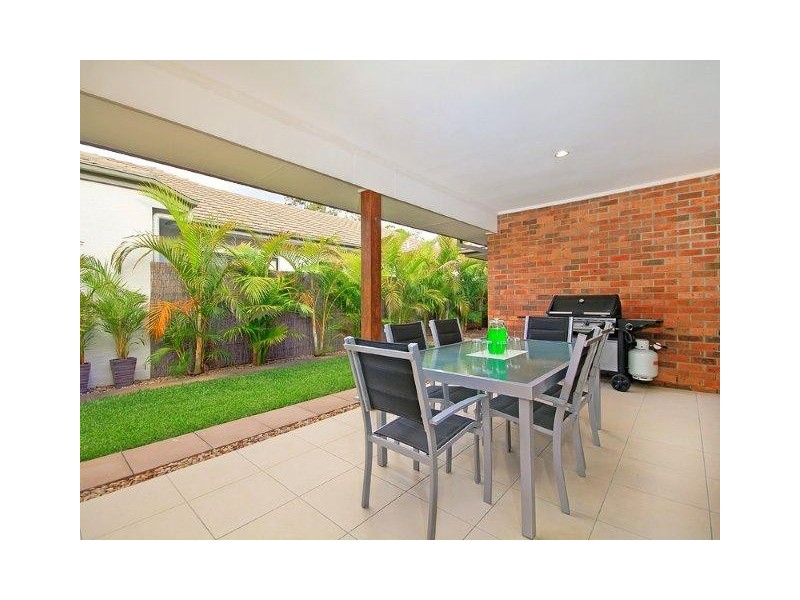 16 Sanctuary Parkway, Waterford QLD 4133