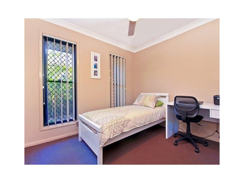 16 Sanctuary Parkway, Waterford QLD 4133