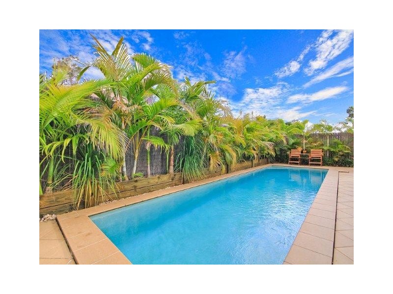 16 Sanctuary Parkway, Waterford QLD 4133