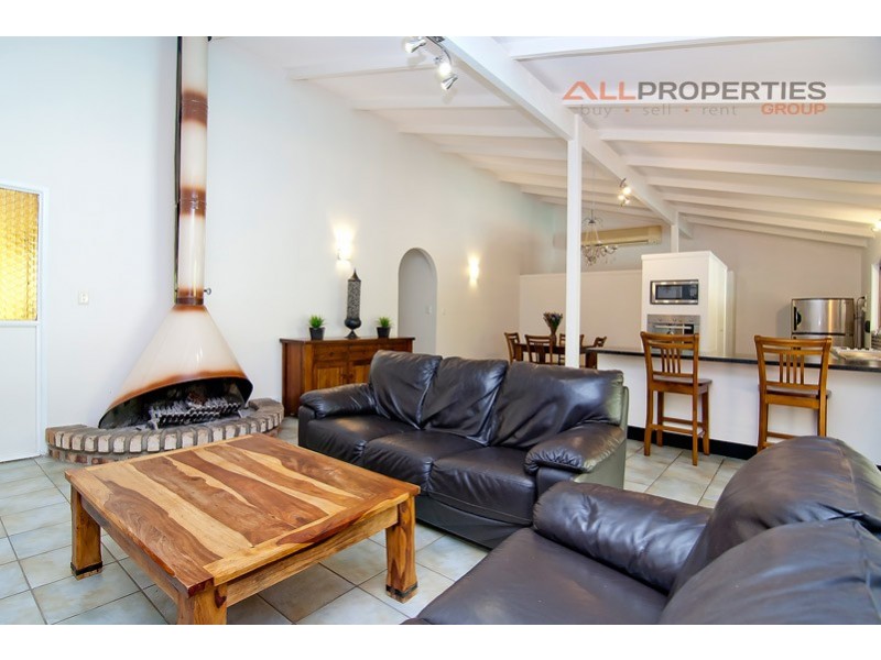 29 VANSITTART ROAD, Regents Park QLD 4118