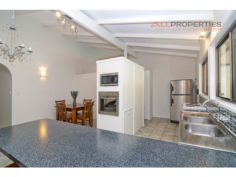 29 VANSITTART ROAD, Regents Park QLD 4118