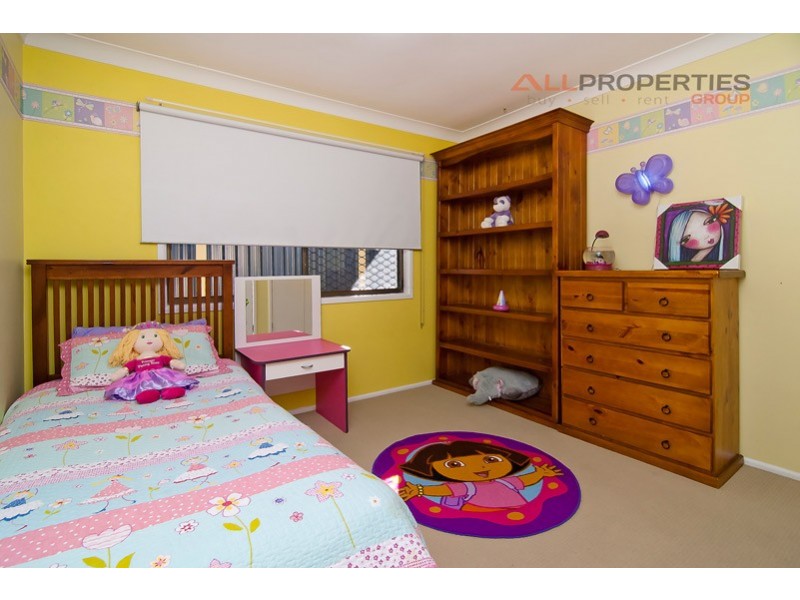 29 VANSITTART ROAD, Regents Park QLD 4118