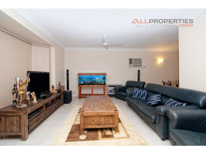 43 Gordonia Drive, Regents Park QLD 4118