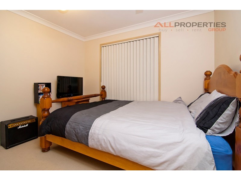 43 Gordonia Drive, Regents Park QLD 4118