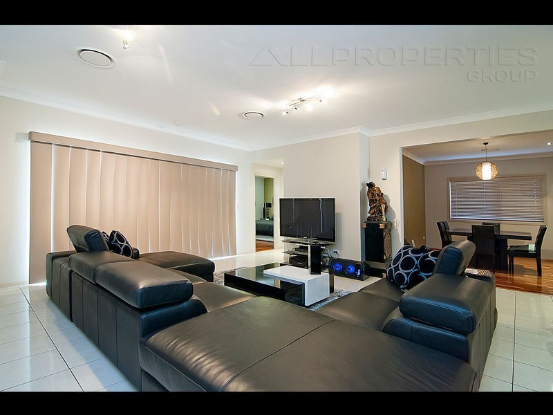 4 Coolibah Street, Heathwood QLD 4110