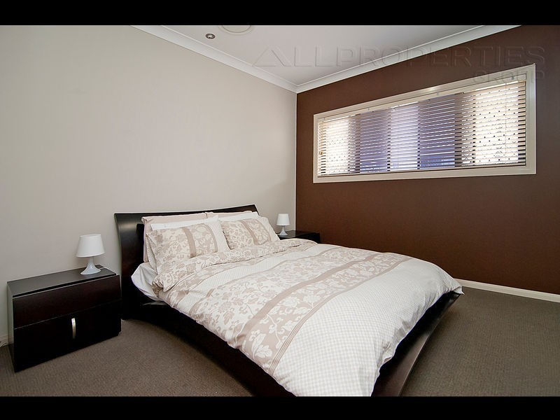 4 Coolibah Street, Heathwood QLD 4110