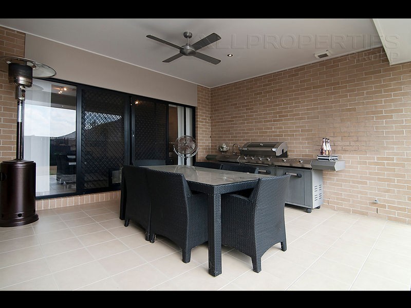 4 Coolibah Street, Heathwood QLD 4110