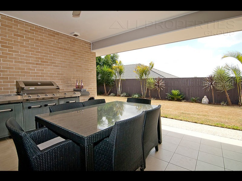 4 Coolibah Street, Heathwood QLD 4110