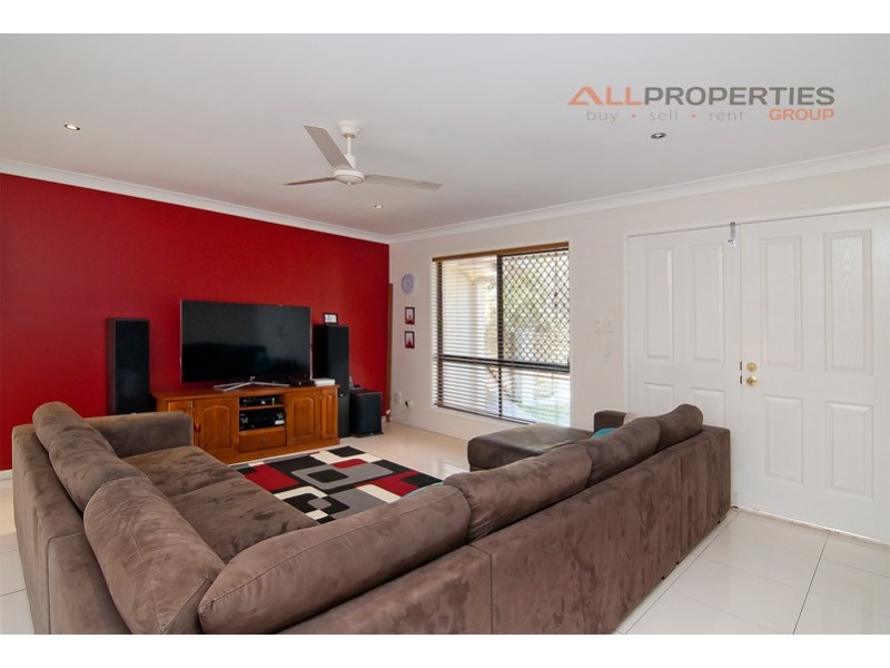 43 Snowy River Cct, Forest Lake QLD 4078