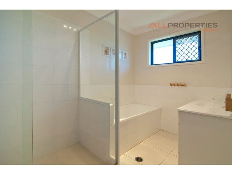 43 Snowy River Cct, Forest Lake QLD 4078