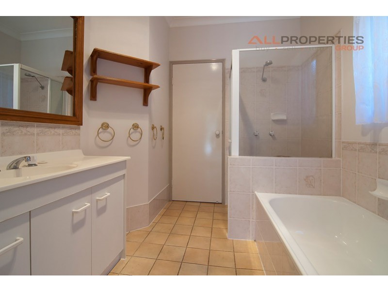 54 Jindabyne Circuit, Forest Lake QLD 4078