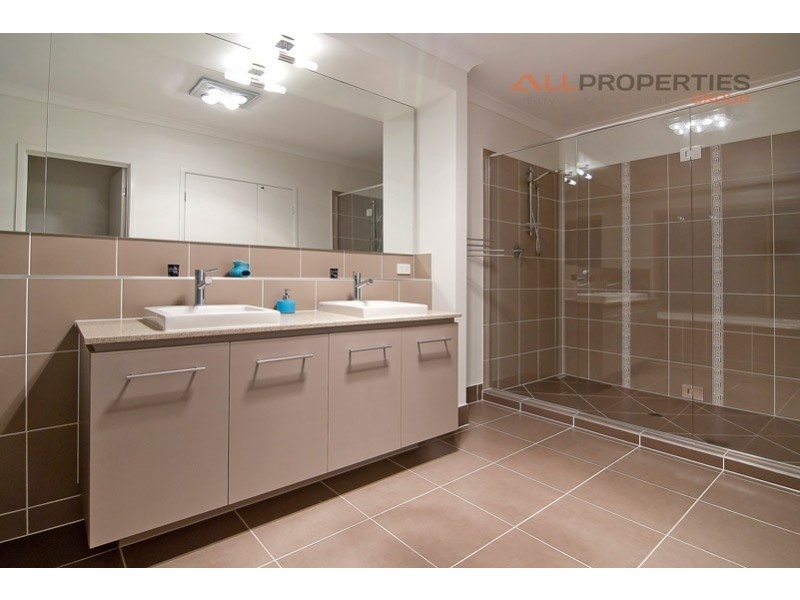 60 Gardenia Circuit, Heathwood QLD 4110