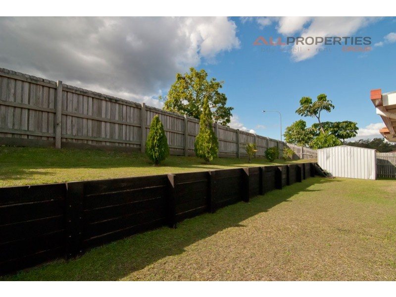 32 Newland Cres, Parkinson QLD 4115