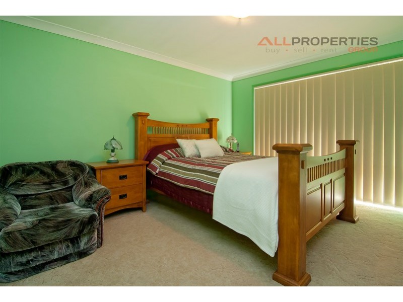 32 Newland Cres, Parkinson QLD 4115