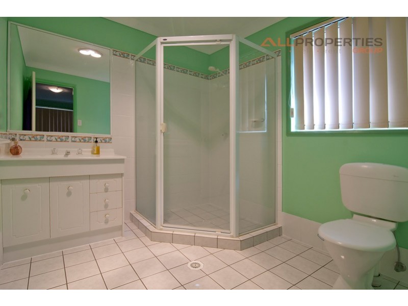 32 Newland Cres, Parkinson QLD 4115