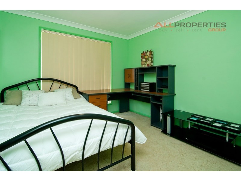 32 Newland Cres, Parkinson QLD 4115