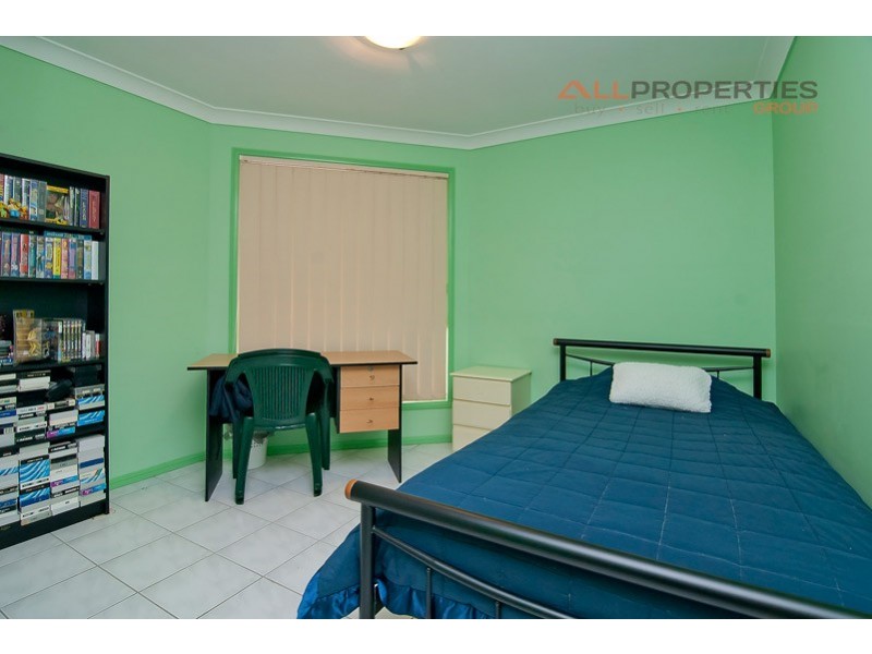 32 Newland Cres, Parkinson QLD 4115