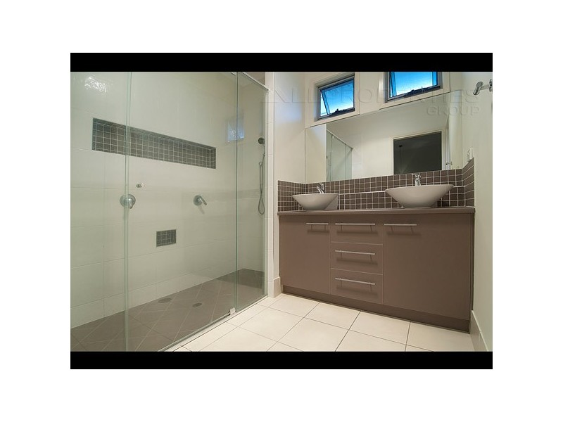 8 Riviera Way, Forest Lake QLD 4078