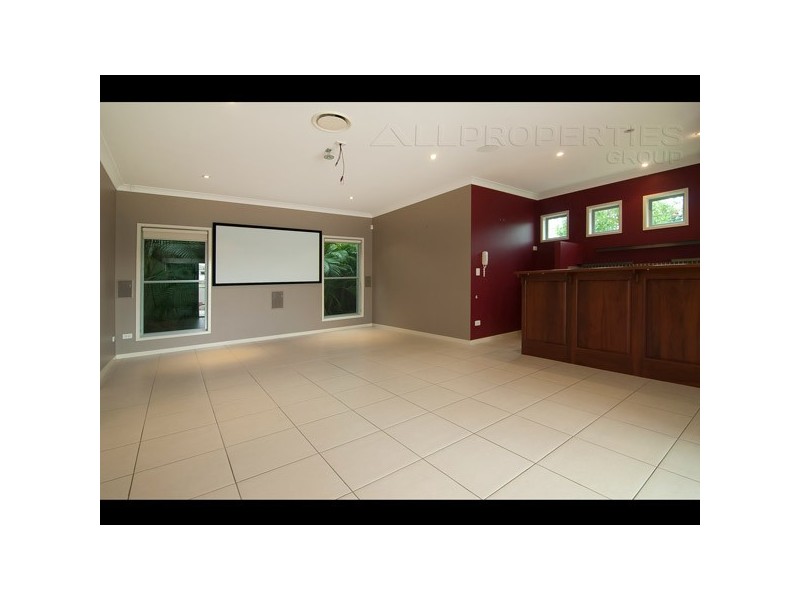 8 Riviera Way, Forest Lake QLD 4078