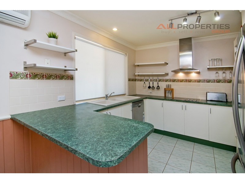 1 Warburton Cl, Forest Lake QLD 4078