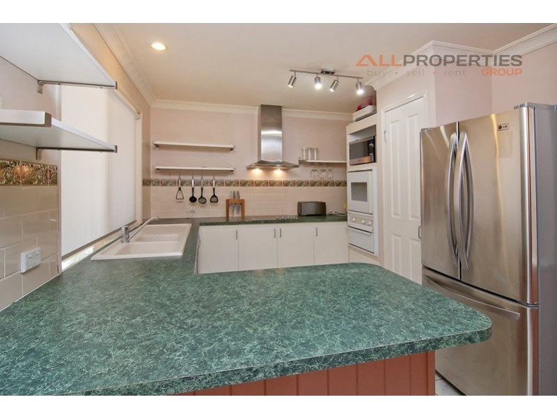 1 Warburton Cl, Forest Lake QLD 4078