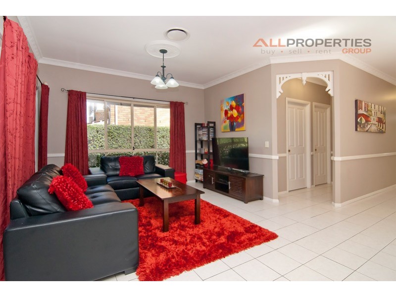 27 Toomba Pl, Forest Lake QLD 4078