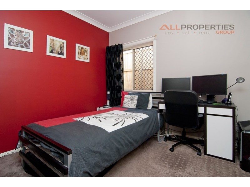 27 Toomba Pl, Forest Lake QLD 4078